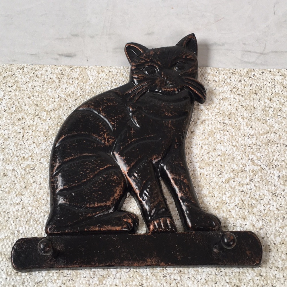 Cast Iron Metal Kitty Cat Kitten Wall Hanger Decor Hook Scary Halloween